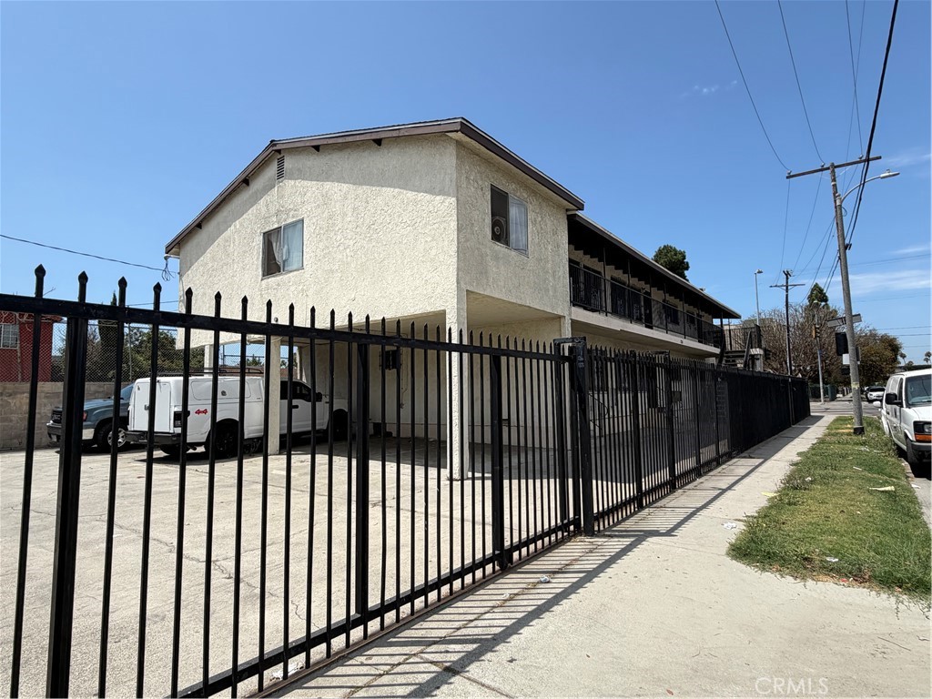 254 W 83rd Street Property Photo 1