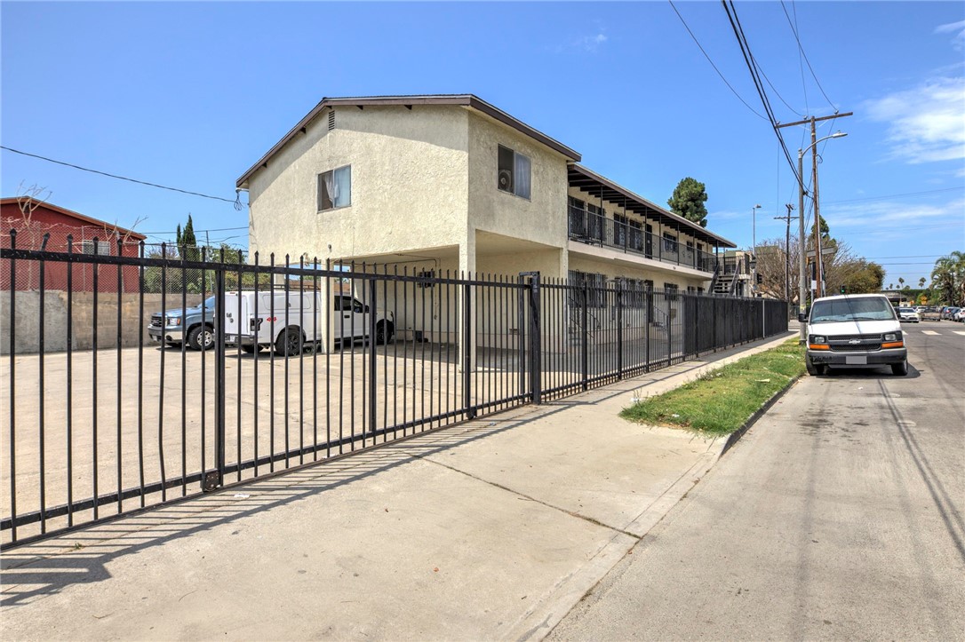 254 W 83rd Street Property Photo 5