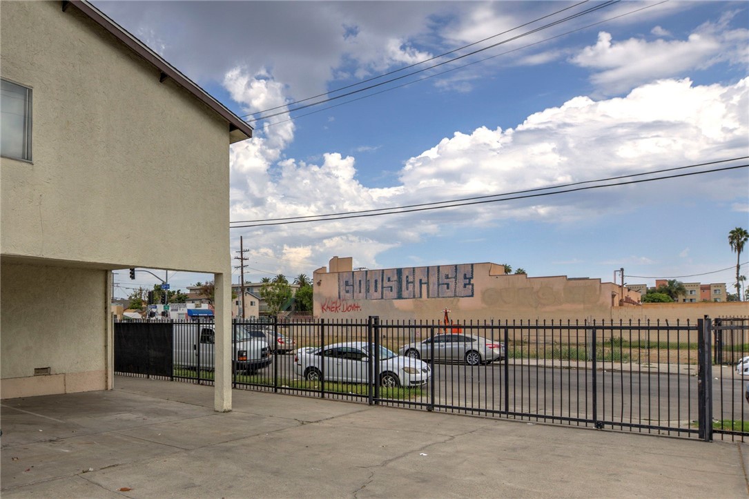 254 W 83rd Street Property Photo 8