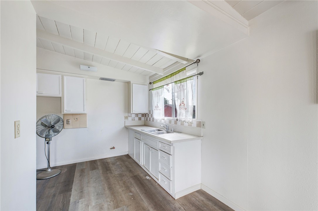 254 W 83rd Street Property Photo 15