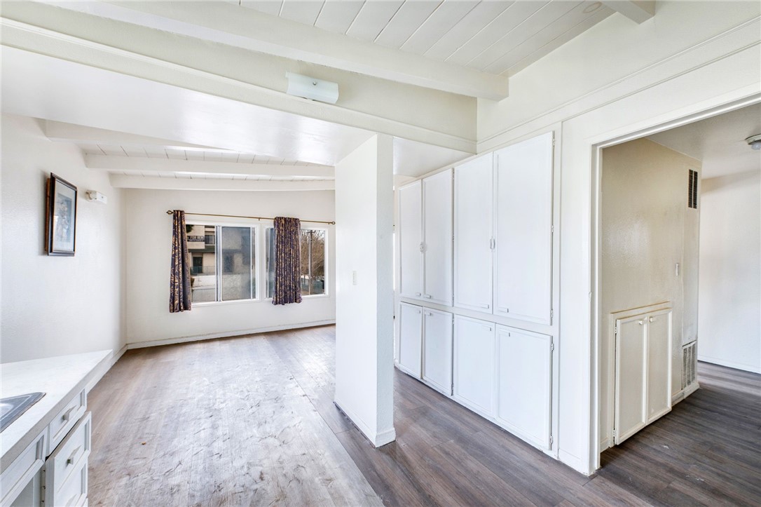 254 W 83rd Street Property Photo 17