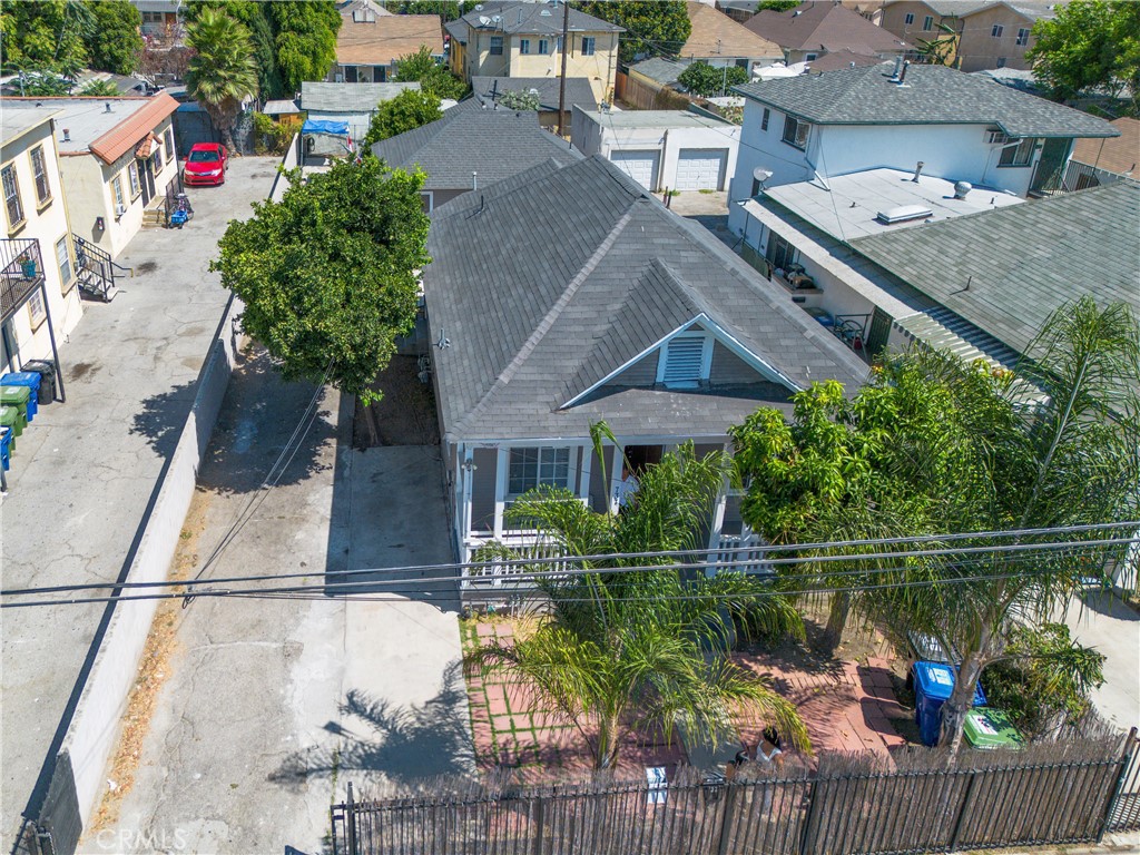 737 E 47th Street Property Photo 12