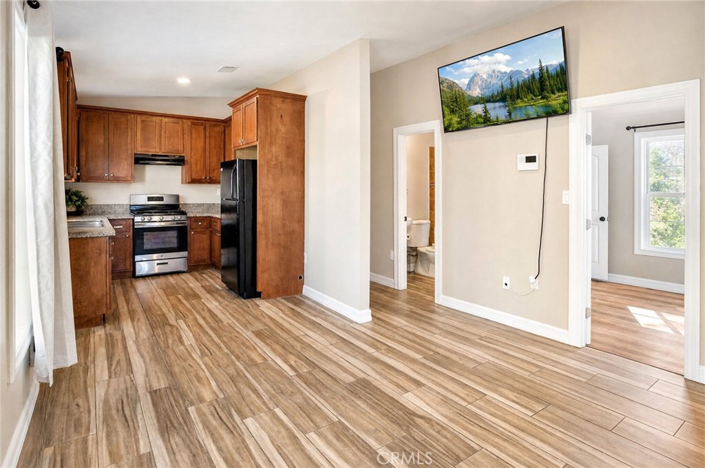 737 E 47th Street Property Photo 16