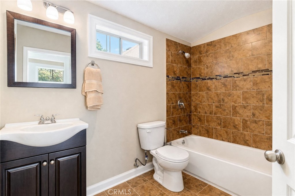 737 E 47th Street Property Photo 28