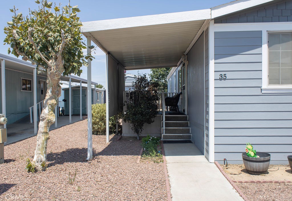 9161 Santa Fe E Avenue 35 Property Photo 6