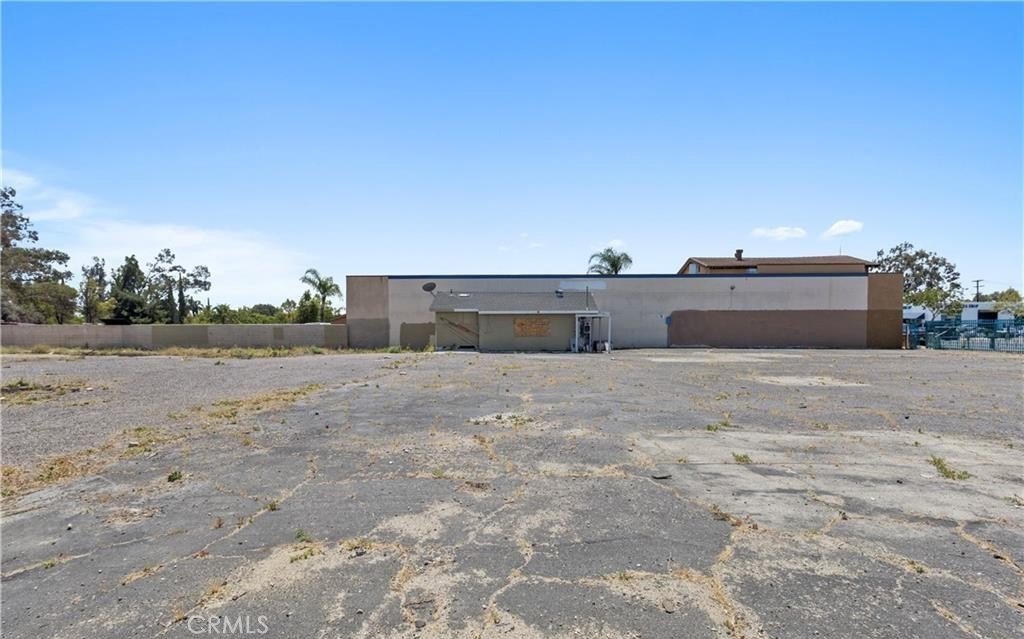 9491 Sierra Avenue Property Photo 5