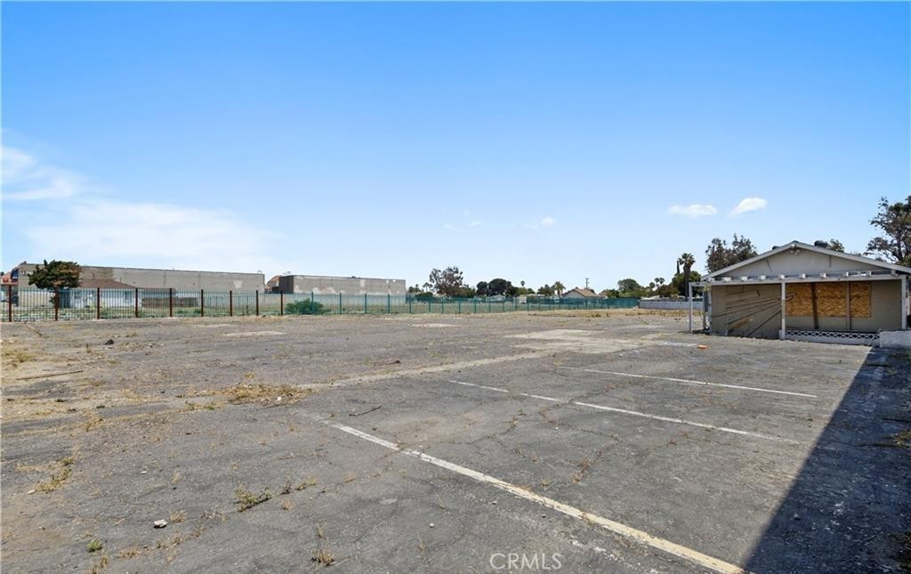 9491 Sierra Avenue Property Photo 10