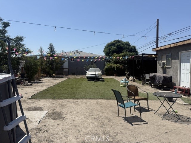 1087 W 9th Property Photo 8