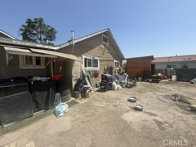 1087 W 9th Property Photo 12