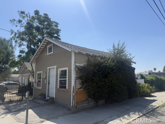 1087 W 9th Property Photo 15