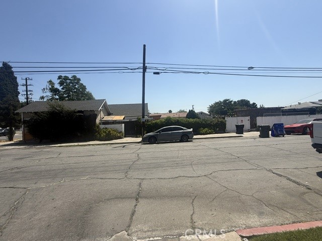 1087 W 9th Property Photo 18