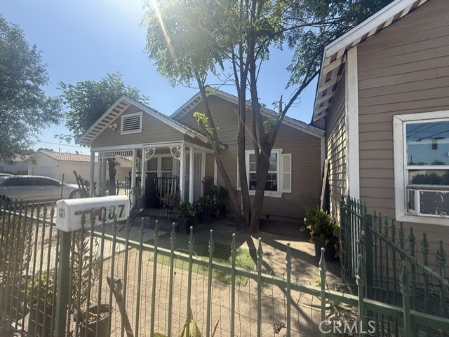 1087 W 9th Property Photo 19