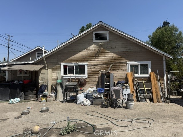 1087 W 9th Property Photo 24