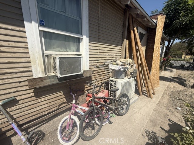 1087 W 9th Property Photo 49