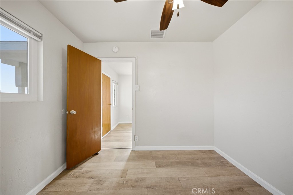 219 E Brighton Property Photo 8