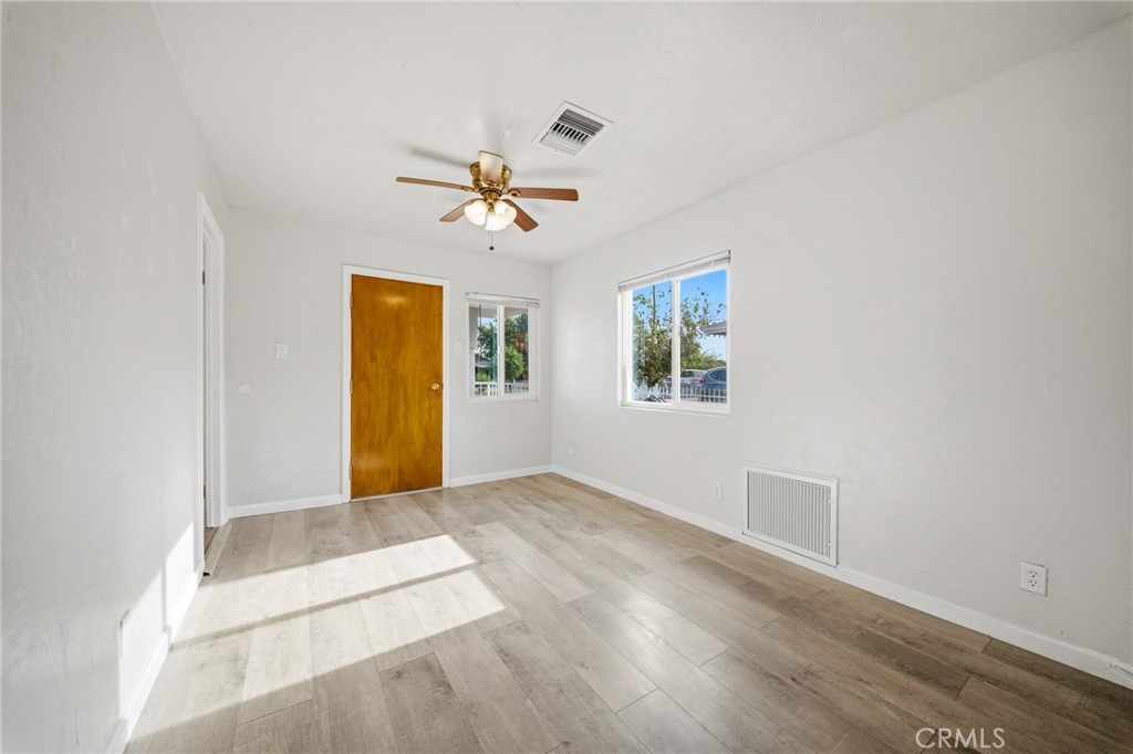 219 E Brighton Property Photo 12