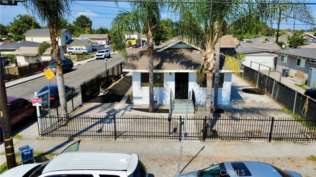 1115 S Acacia Property Photo 1