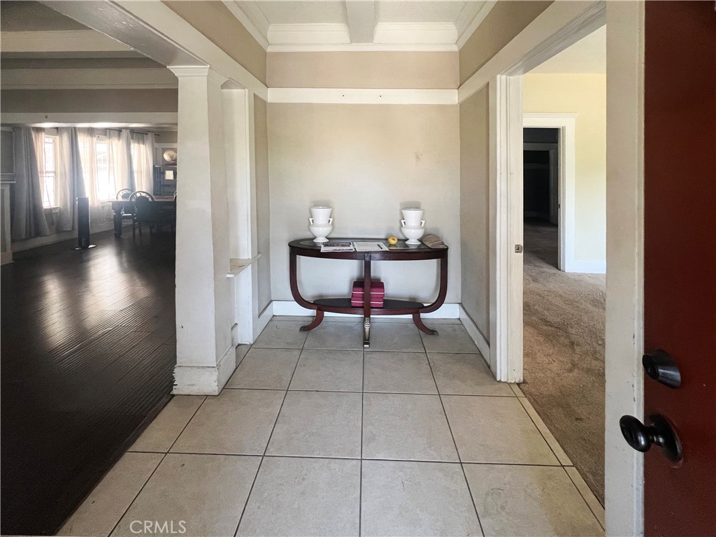 4112 S Budlong Avenue Property Photo 2