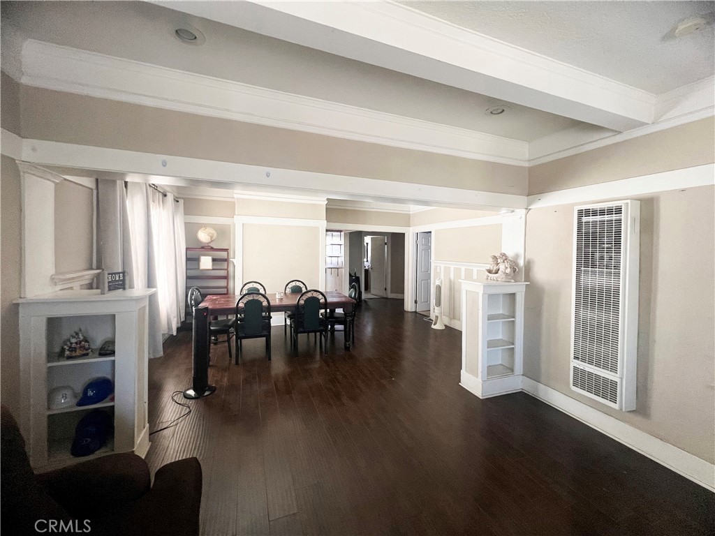 4112 S Budlong Avenue Property Photo 4