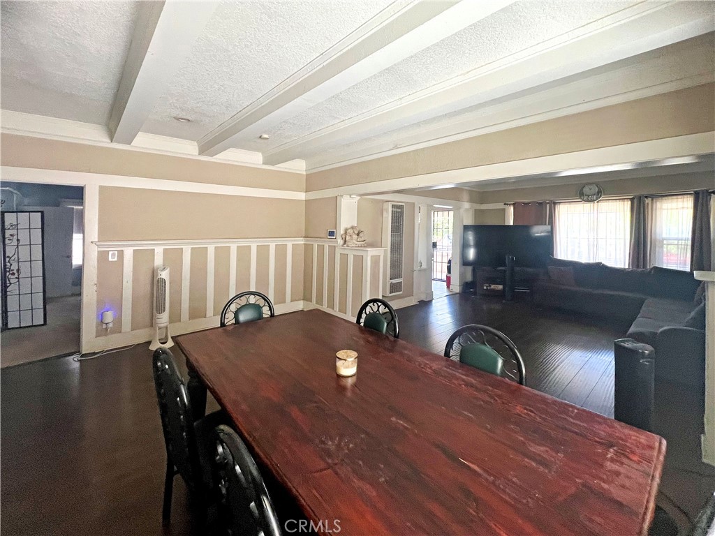 4112 S Budlong Avenue Property Photo 5
