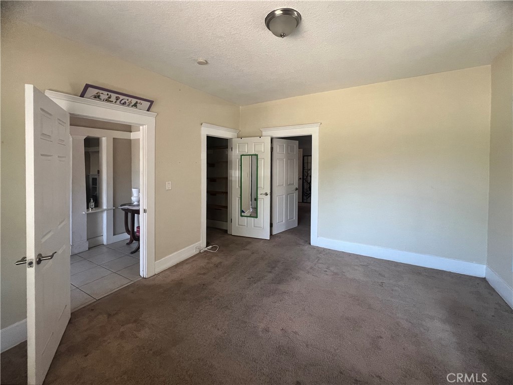 4112 S Budlong Avenue Property Photo 14