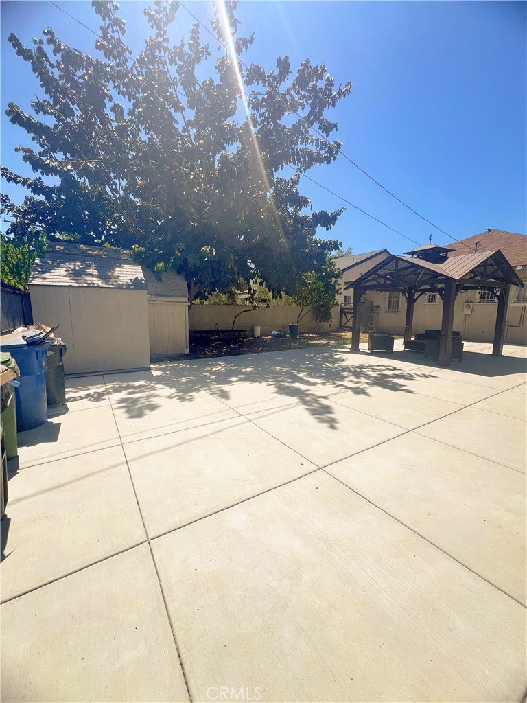 4112 S Budlong Avenue Property Photo 16