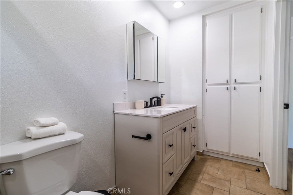 360 W Pico Property Photo 26