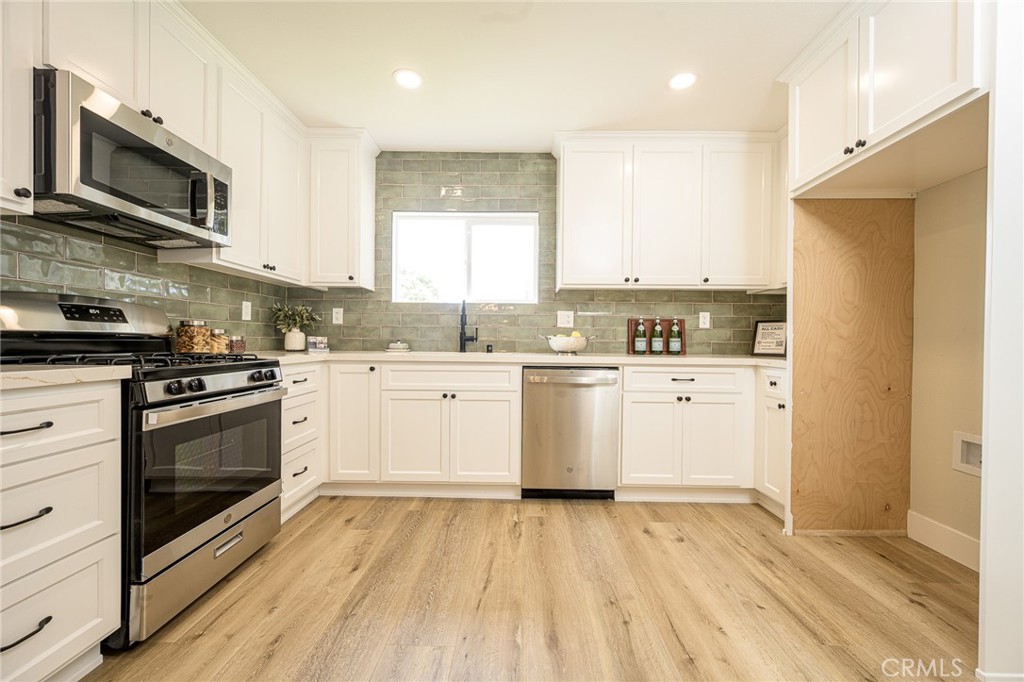 12126 Ainsworth St Property Photo 9