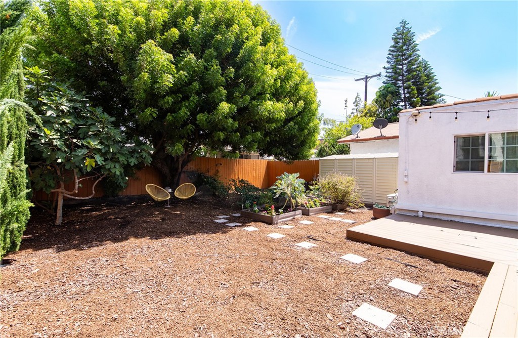 1230 Fraser Property Photo 10