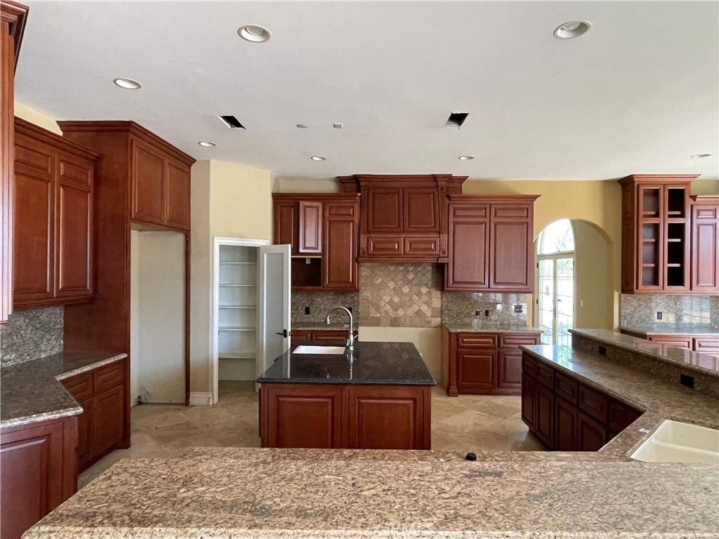 10040 Mattock Avenue Property Photo 6