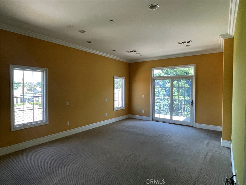 10040 Mattock Avenue Property Photo 11