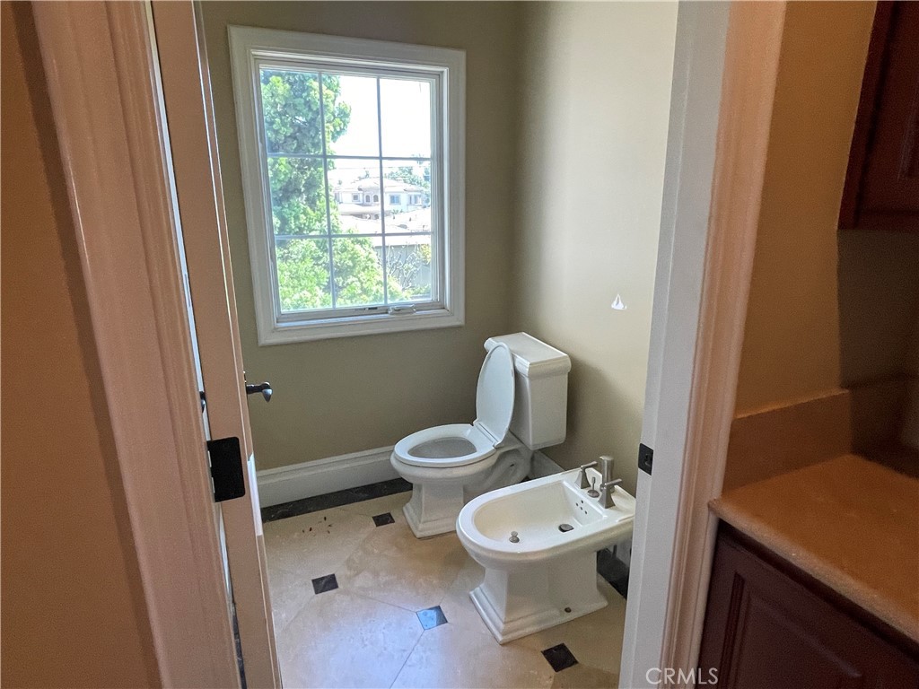 10040 Mattock Avenue Property Photo 15