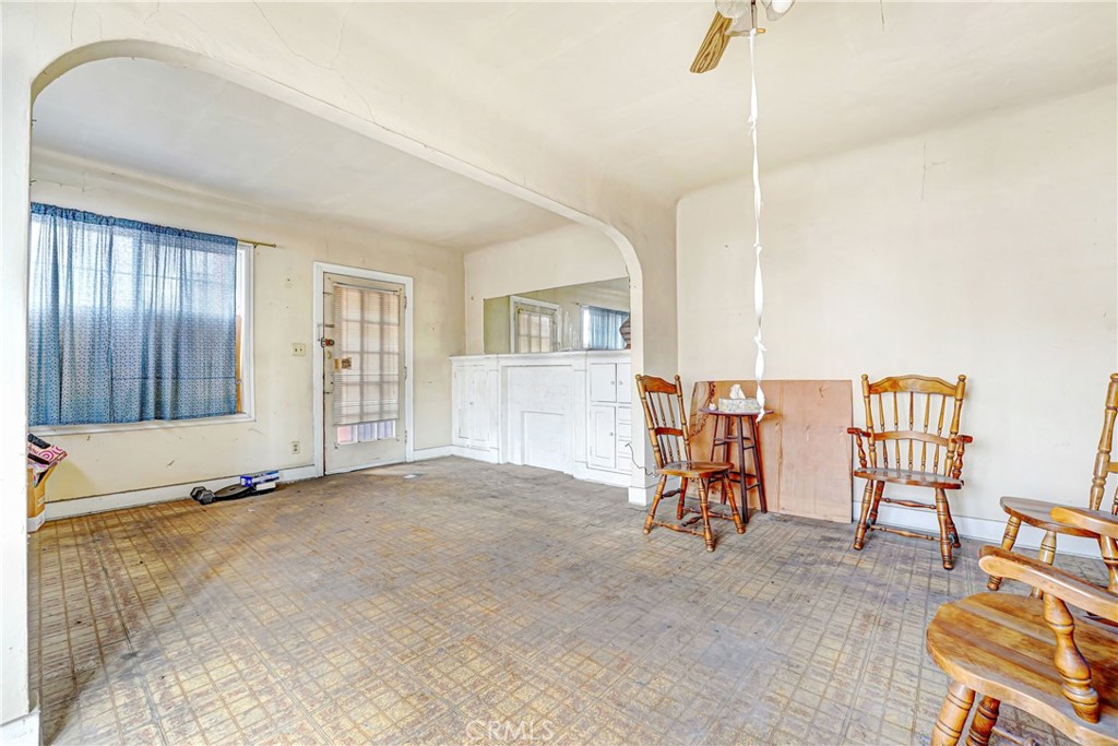 422 N Mott Street Property Photo 4