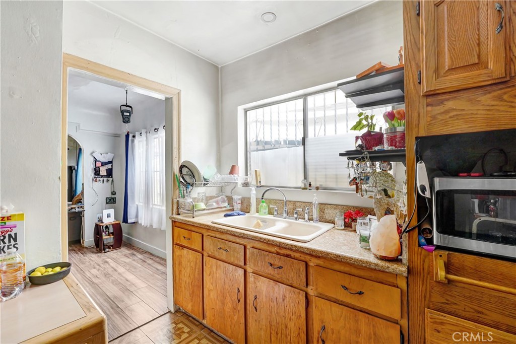 422 N Mott Street Property Photo 11