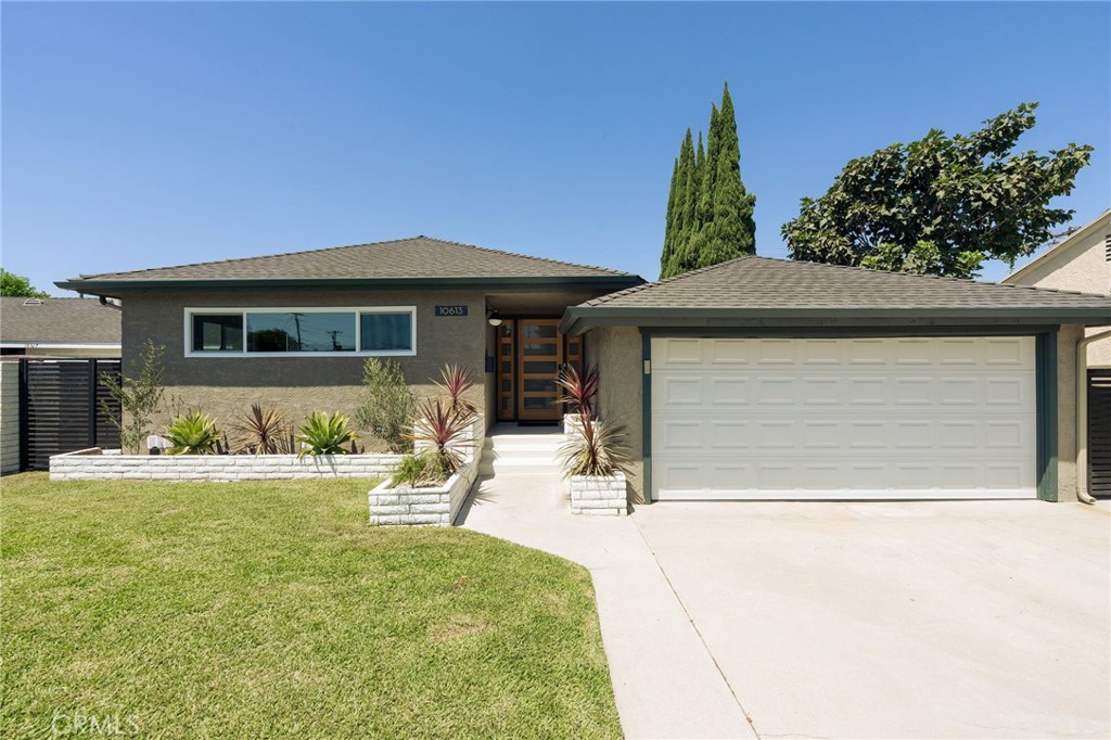 10613 Dolan Ave Property Photo 1