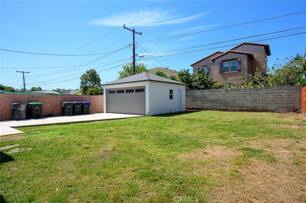 125 Everett Ave Property Photo 31