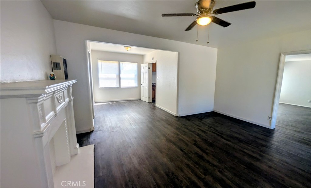 1034 W Poplar Street Property Photo 4