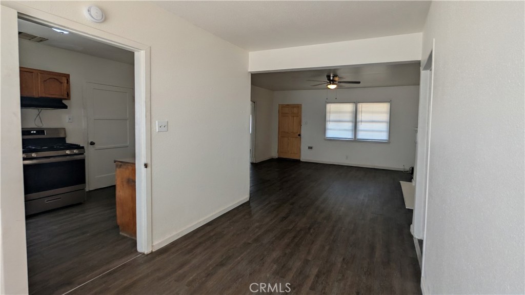 1034 W Poplar Street Property Photo 5