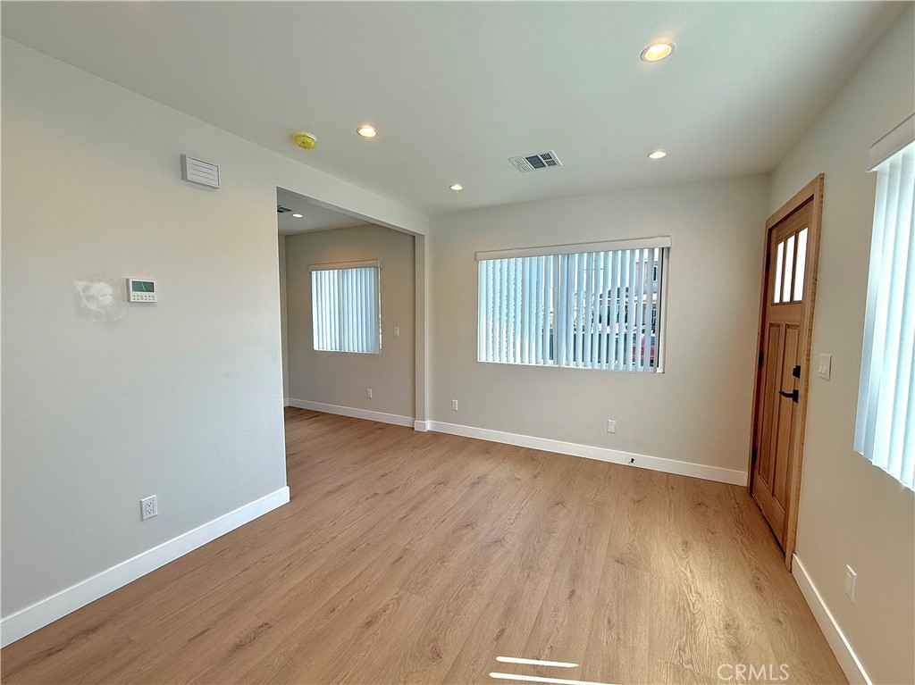 1645 E 50th Property Photo 2