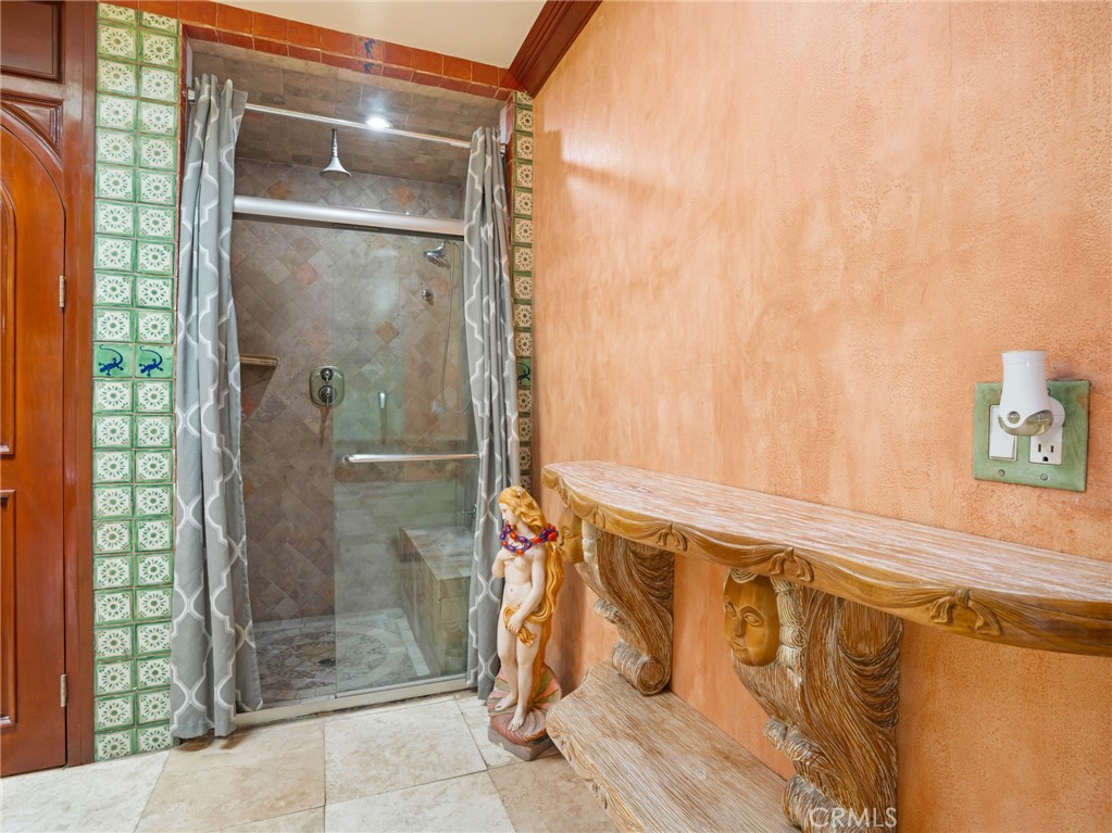 1023 Guinea Property Photo 16