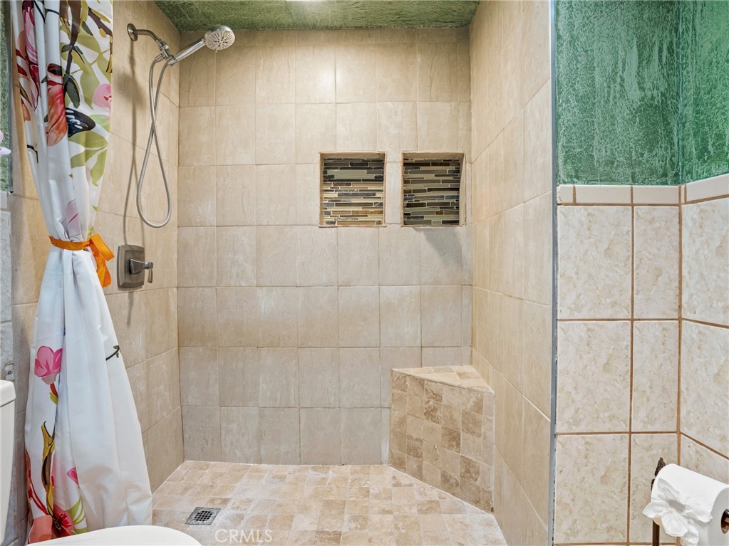 1023 Guinea Property Photo 19
