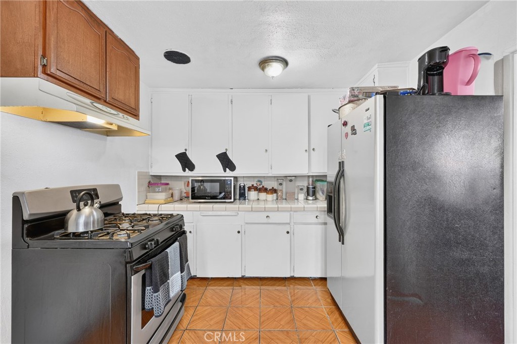 1523 E Vernon Property Photo 23