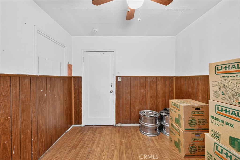1523 E Vernon Property Photo 37