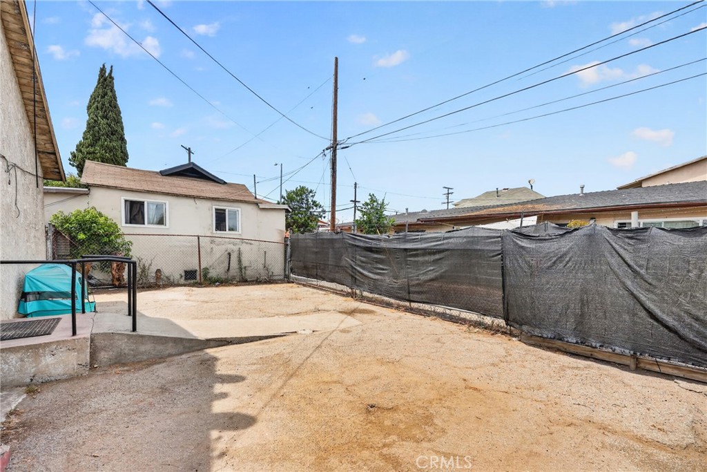 1523 E Vernon Property Photo 45