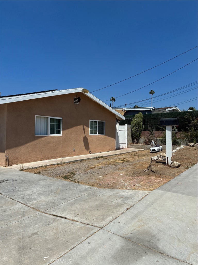233 N Winton Property Photo 3