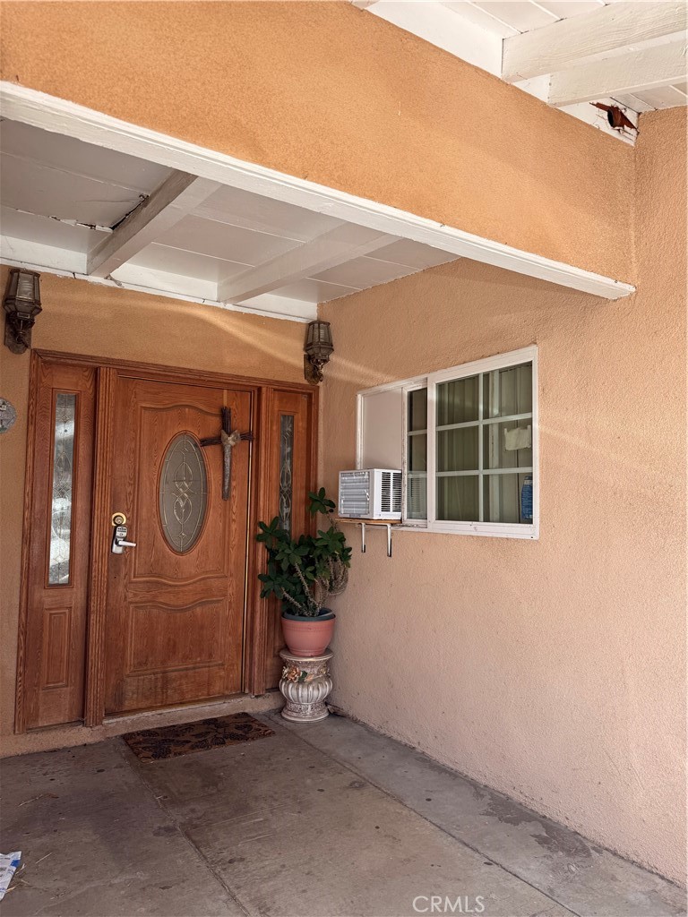 233 N Winton Property Photo 5