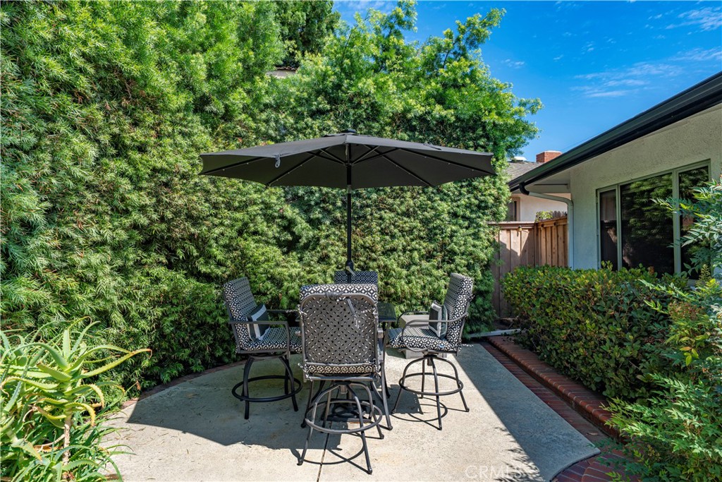 1102 N Randall Avenue Property Photo 7