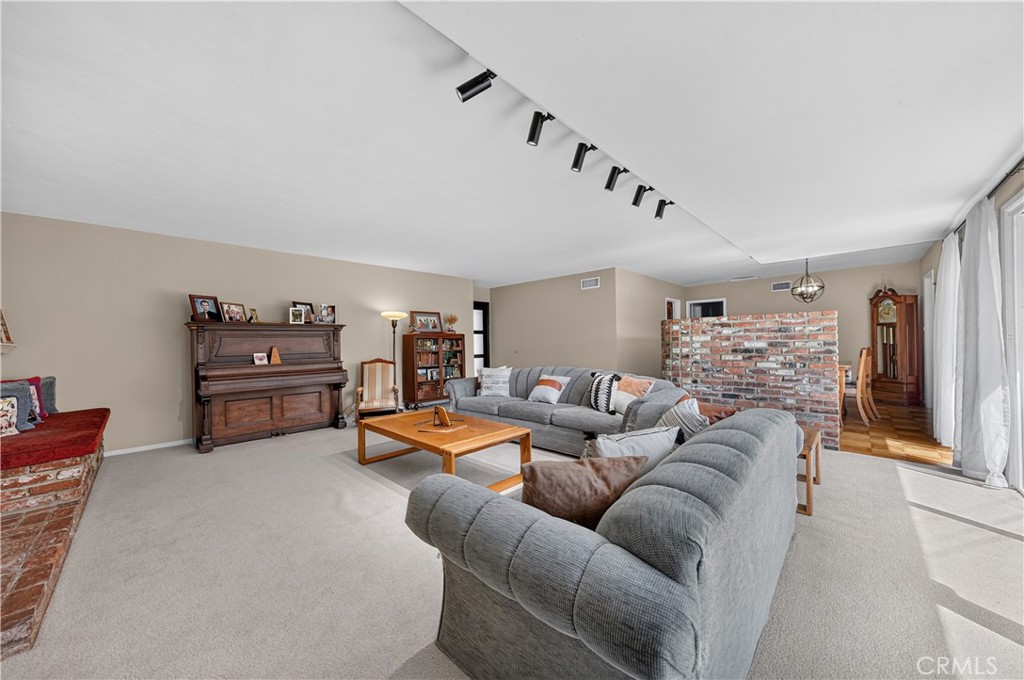 1102 N Randall Avenue Property Photo 13