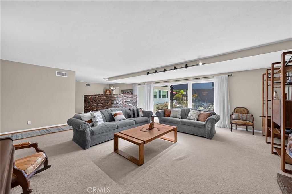 1102 N Randall Avenue Property Photo 15
