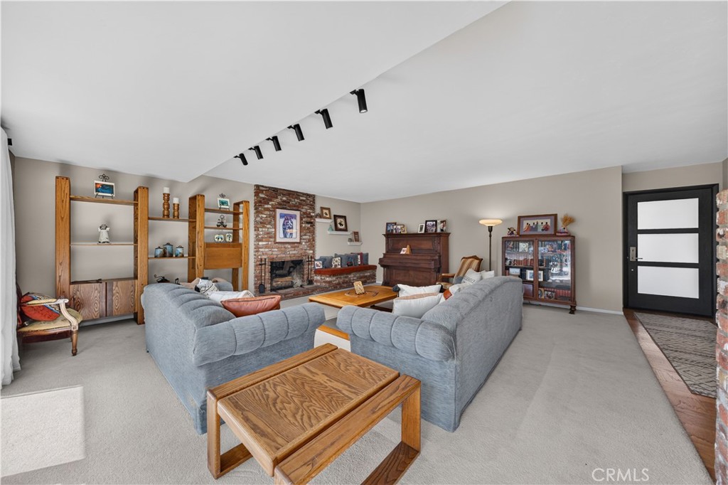 1102 N Randall Avenue Property Photo 16